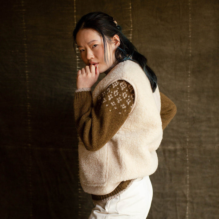 Elk Women's Vest - Wool Teddy Fleece - Oatmeal