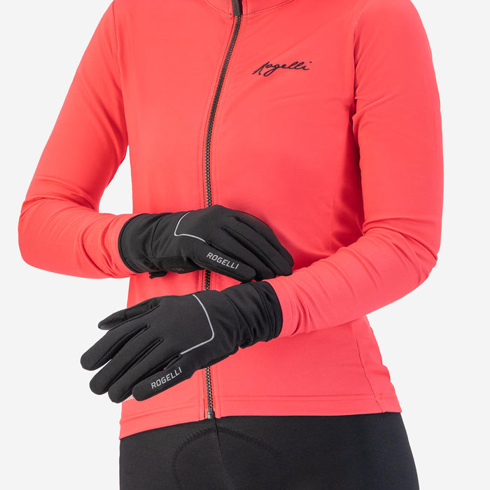 Rogelli Essential fietshandschoenen winter dames zwart gedragen voorkant.