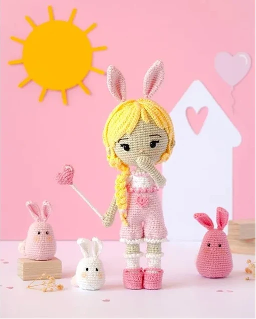 Kawaii Crochet Dolls by Elise Brocard