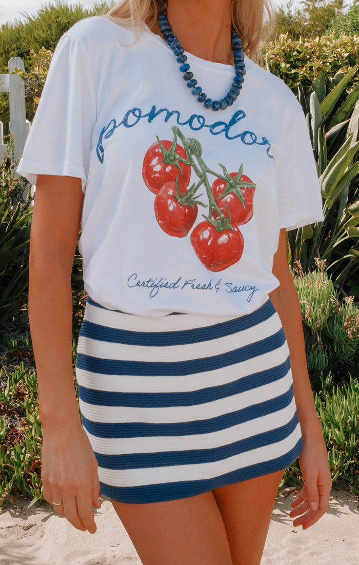 badge_model-wears-size-s