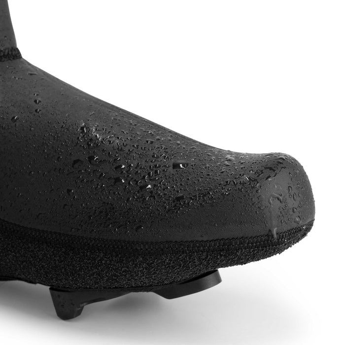 Detail waterdichtheid Rogelli Artec overschoenen zwart beschermen tegen koude voeten.