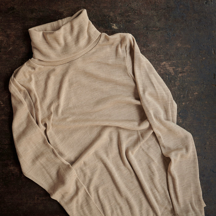 Auk Women's Top - Merino Wool & Silk - Sandstorm