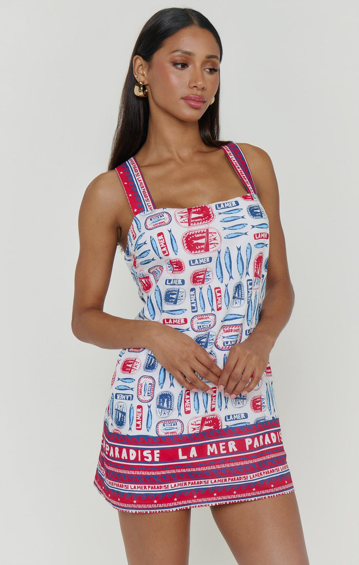 badge_model-wears-size-s