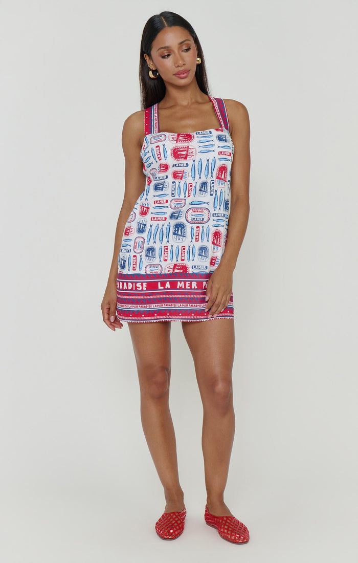 badge_model-wears-size-s
