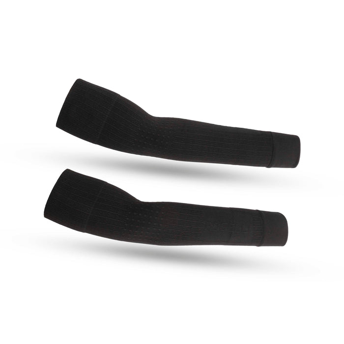 Rogelli Dynaknit armwarmers zwart als verlenging van fietsshirt korte mouw.