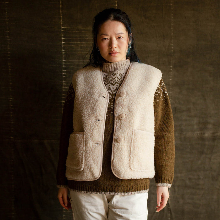 Elk Women's Vest - Wool Teddy Fleece - Oatmeal
