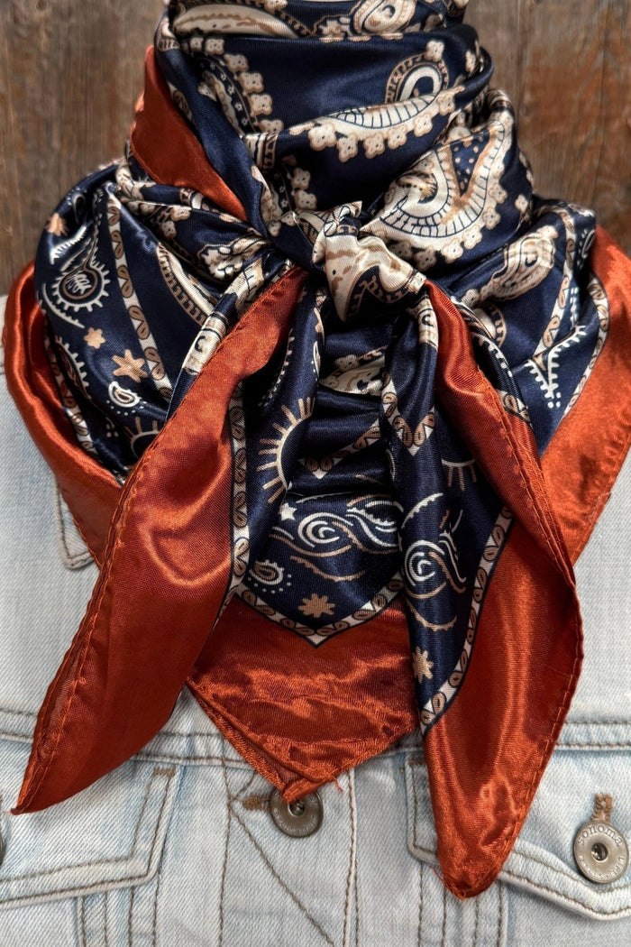 Navy/Cream Paisley