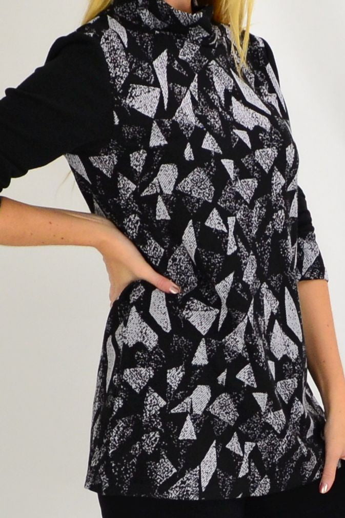 Grey smart abstract tunic top by Whispers, featuring a stylish design with a relaxed fit and modern pattern, suitable for casual wear.