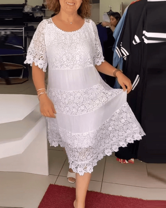 Gwenira - Robe Élégante Unie en Dentelle – Raffinement Subtil pour Toutes les Occasions