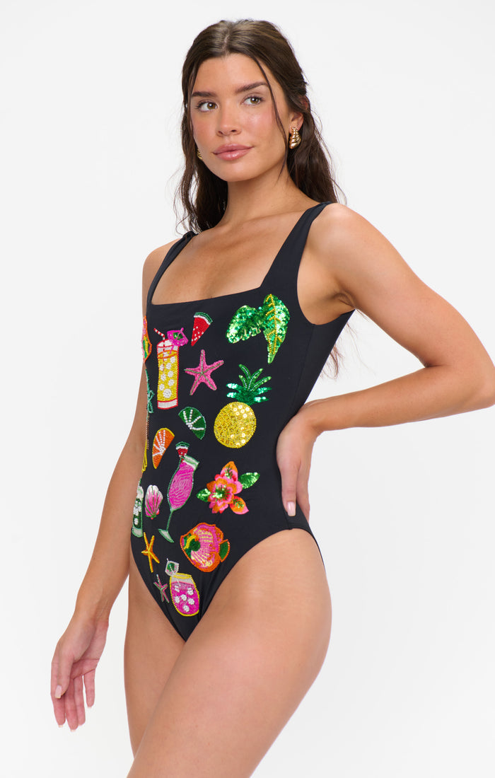 badge_model-wears-size-s