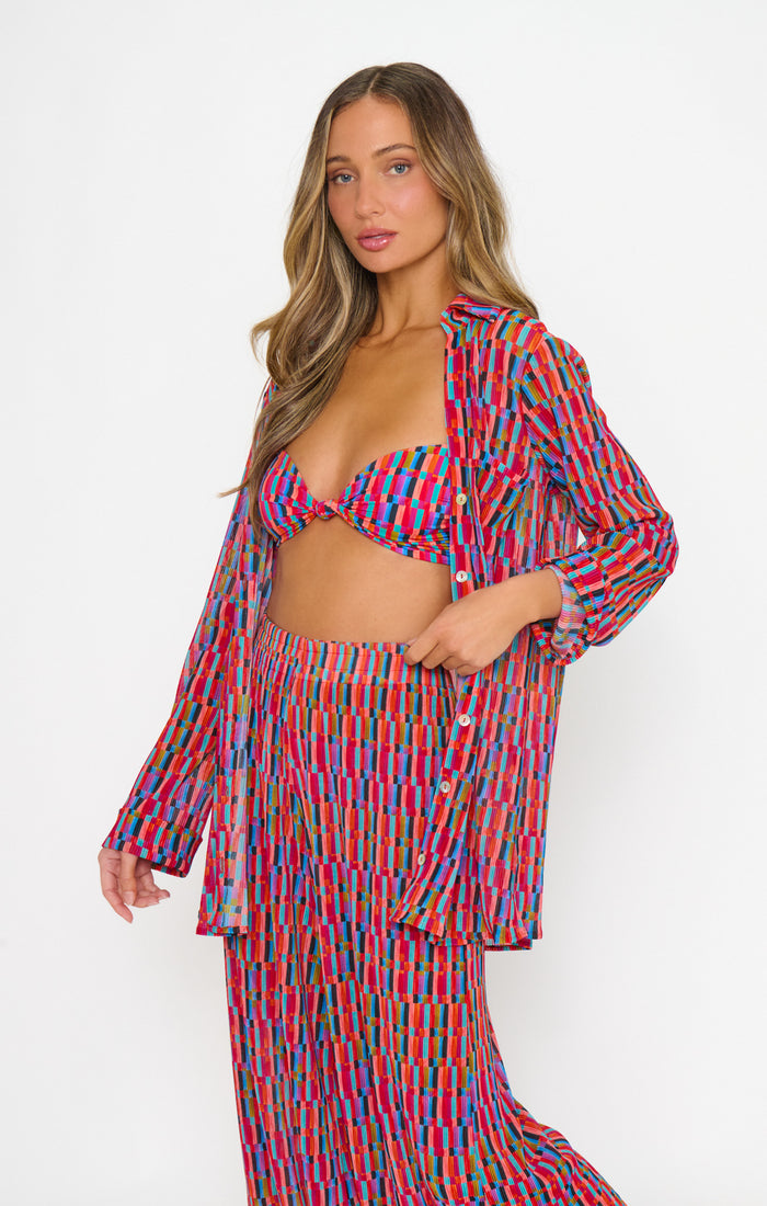badge_model-wears-size-s