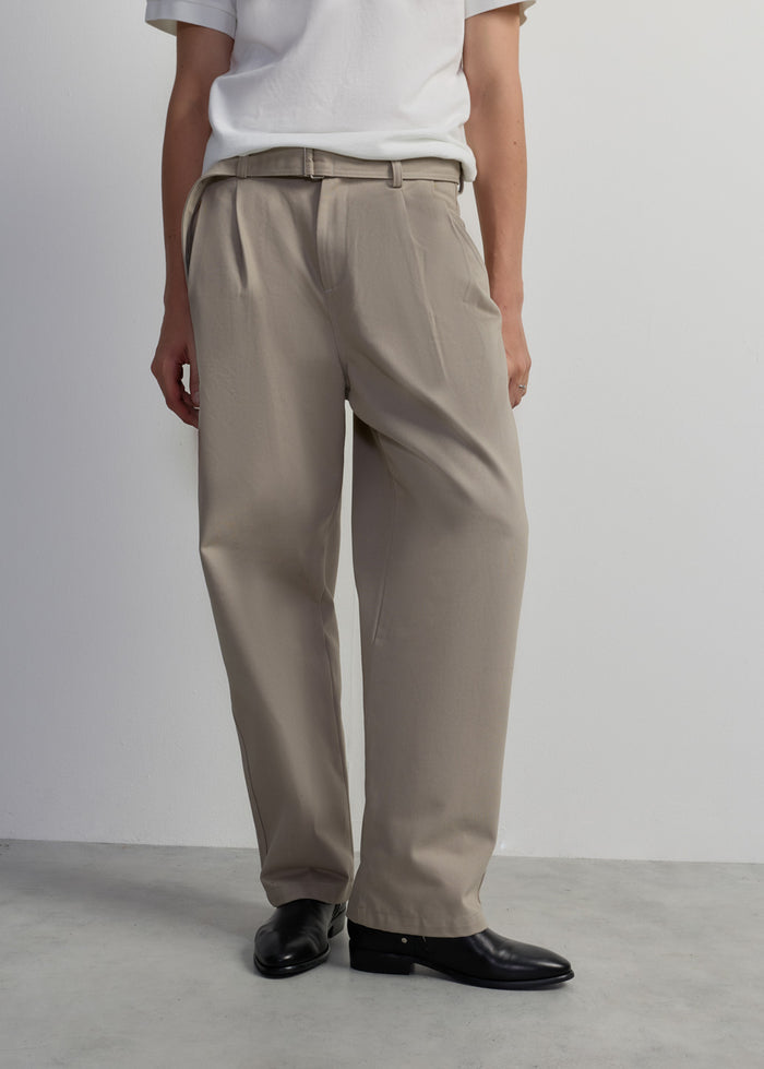 LOOSE KHAKI BELTED PANTS