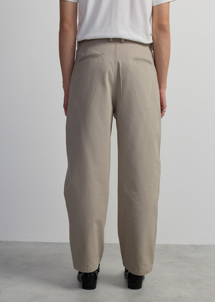 LOOSE KHAKI BELTED PANTS