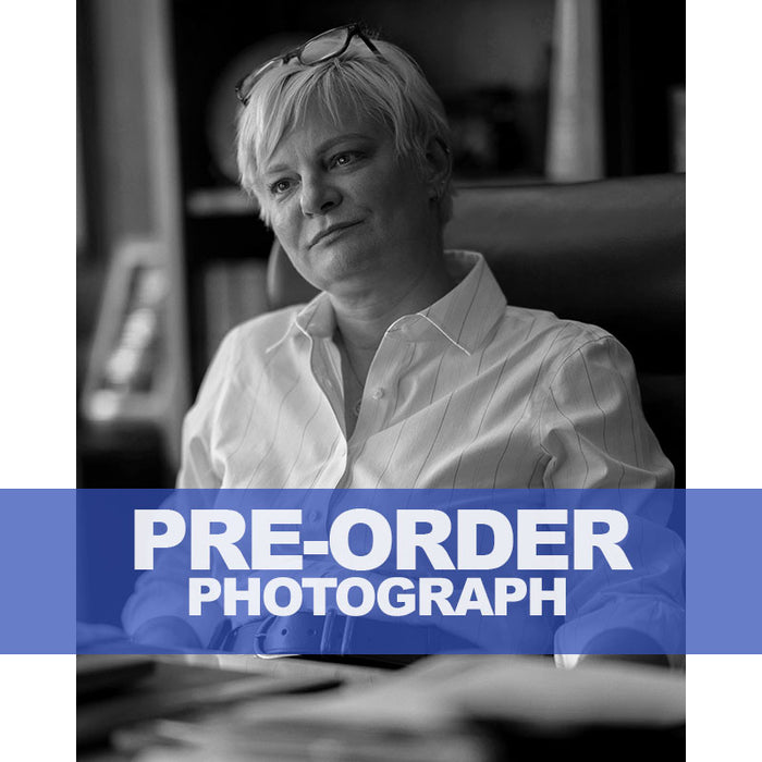 MARTHA-PLIMPTON-AUTOGRAPH-PHOTO
