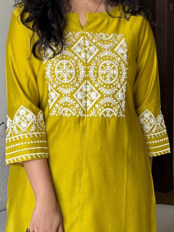 Neer Embroidered Straight Set- Yellow