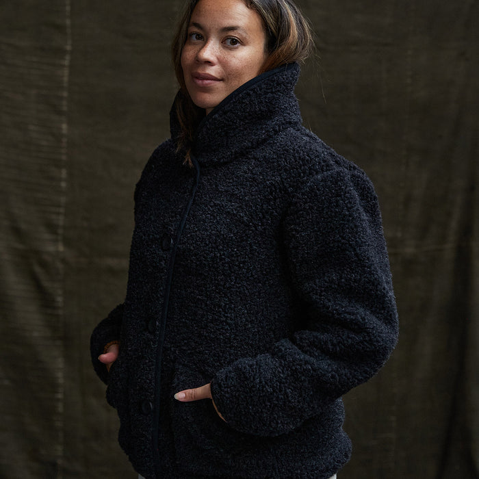 Oryx Women's Jacket - Wool Teddy Fleece - Coal