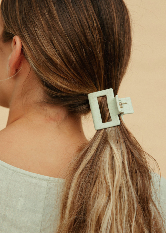 Palm Claw Clip