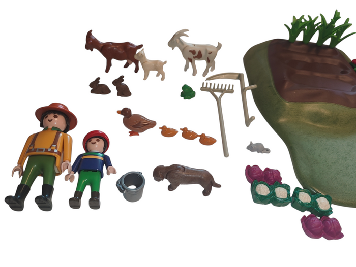 Playmobil Old Rare 3124 Superset Farm, including a child wagon