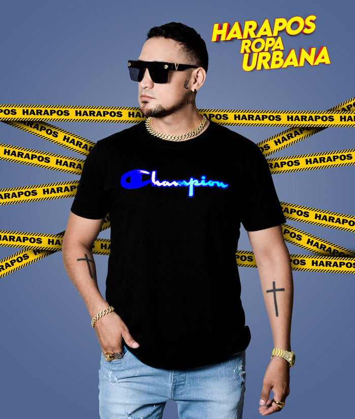Polera champion negra letras coloridas