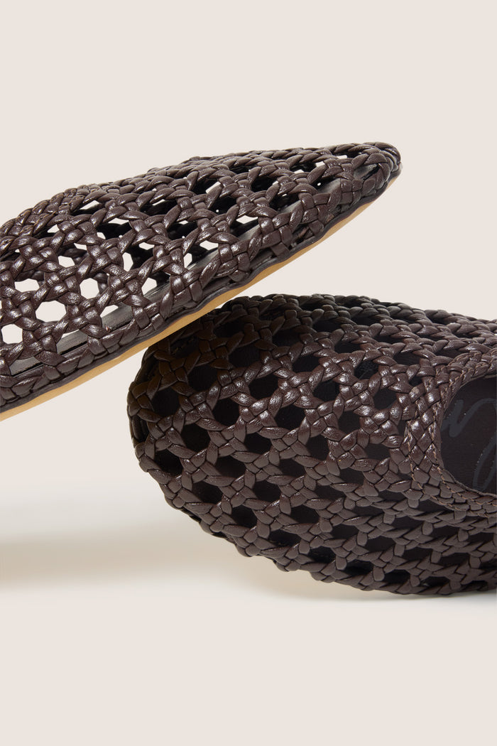 Shira Flat