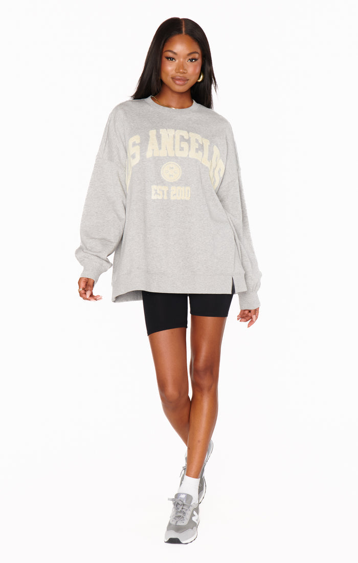 badge_model-wears-size-s