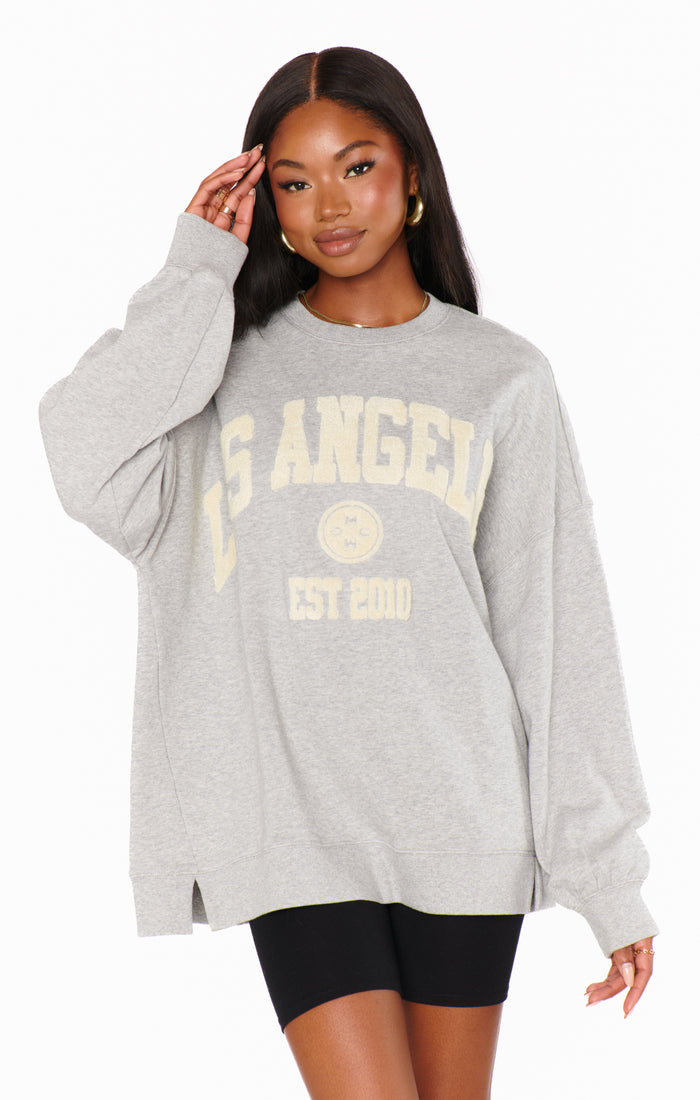 badge_model-wears-size-s