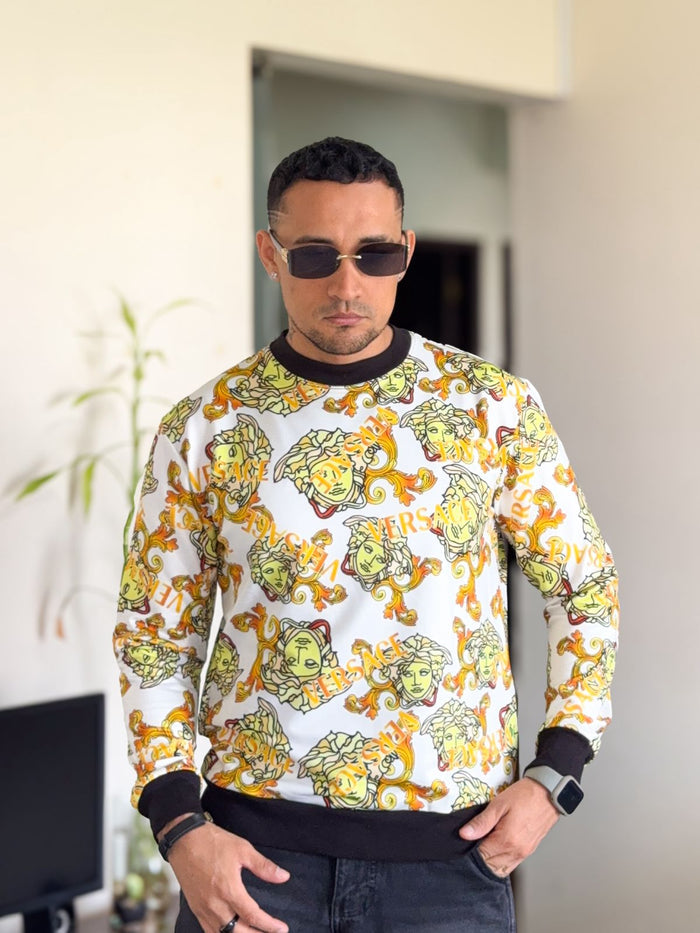 Sudadera Versace negra medusa y letras doradas