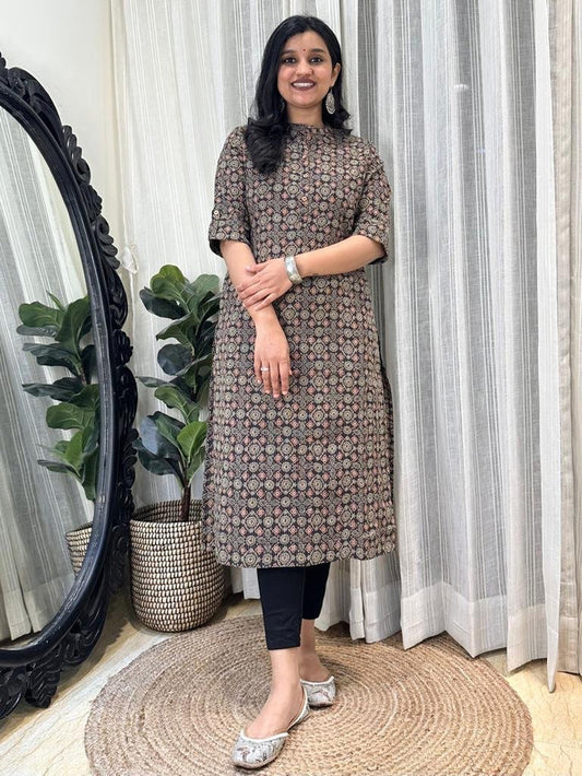Weekend Cotton Kurta- Black Booti Jaal