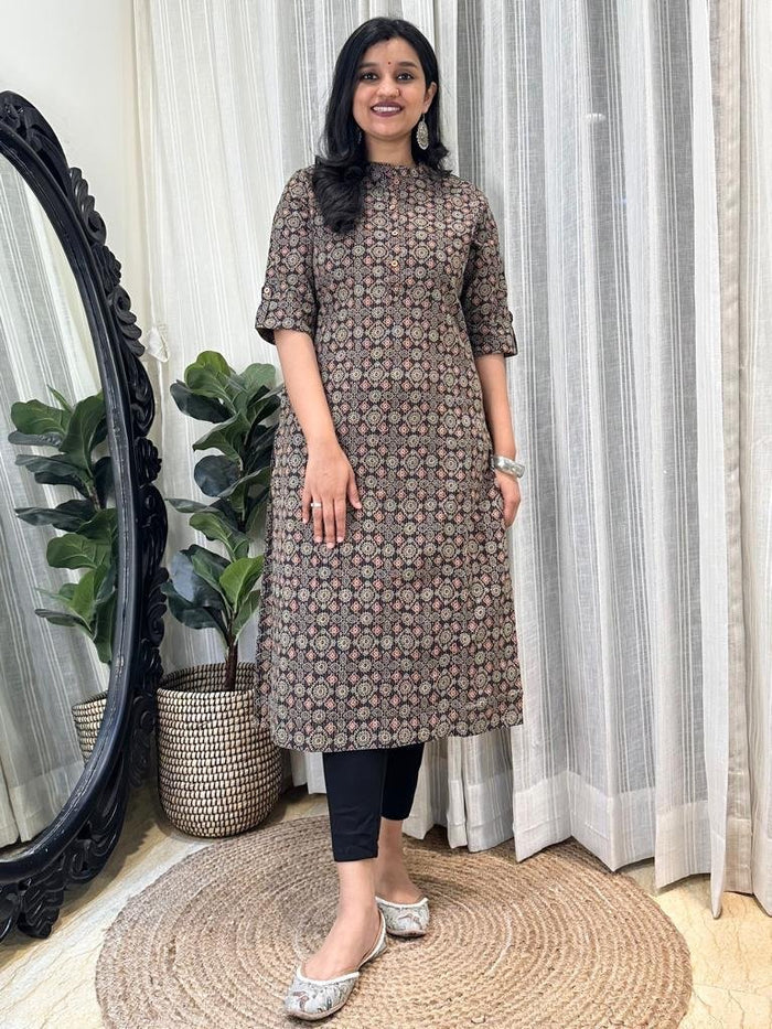 Weekend Cotton Kurta- Black Booti Jaal