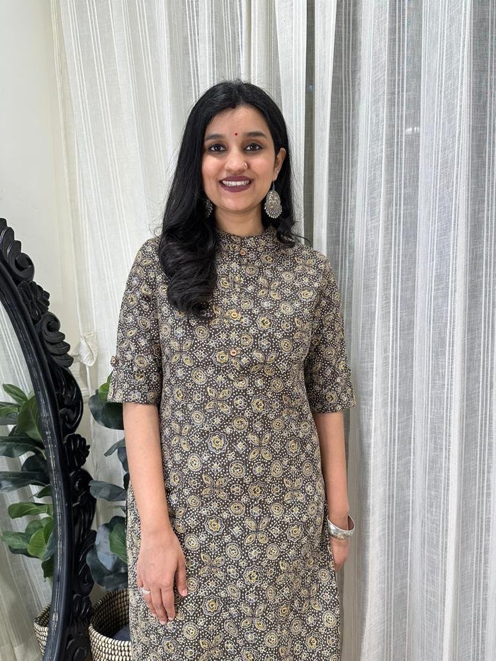 Weekend Cotton Kurta- Darkest Brown Jaal