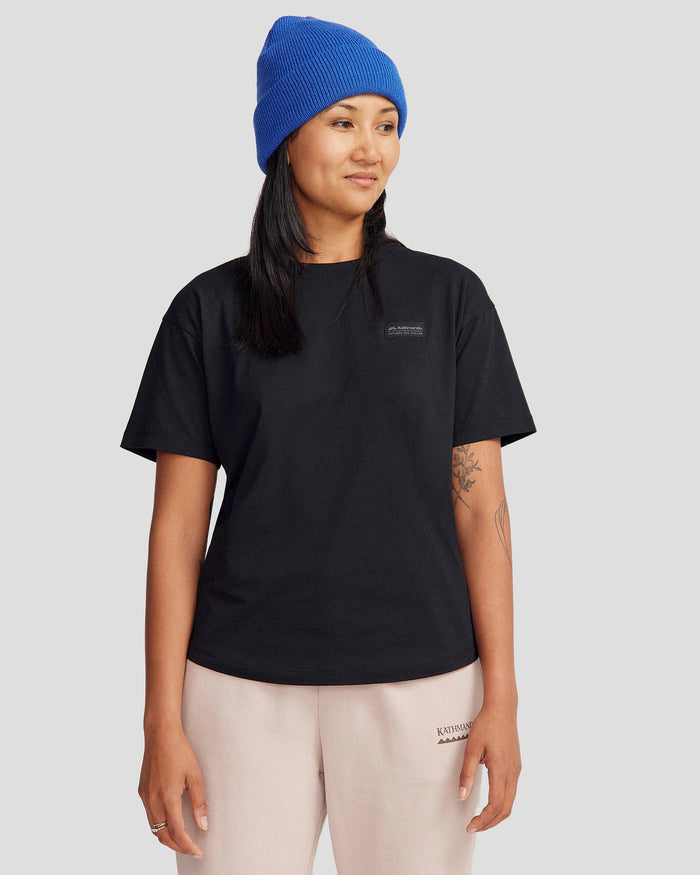 b1395_o4w_womens_badge_organic_cotton_short_sleeve_tee_a_1743629318000