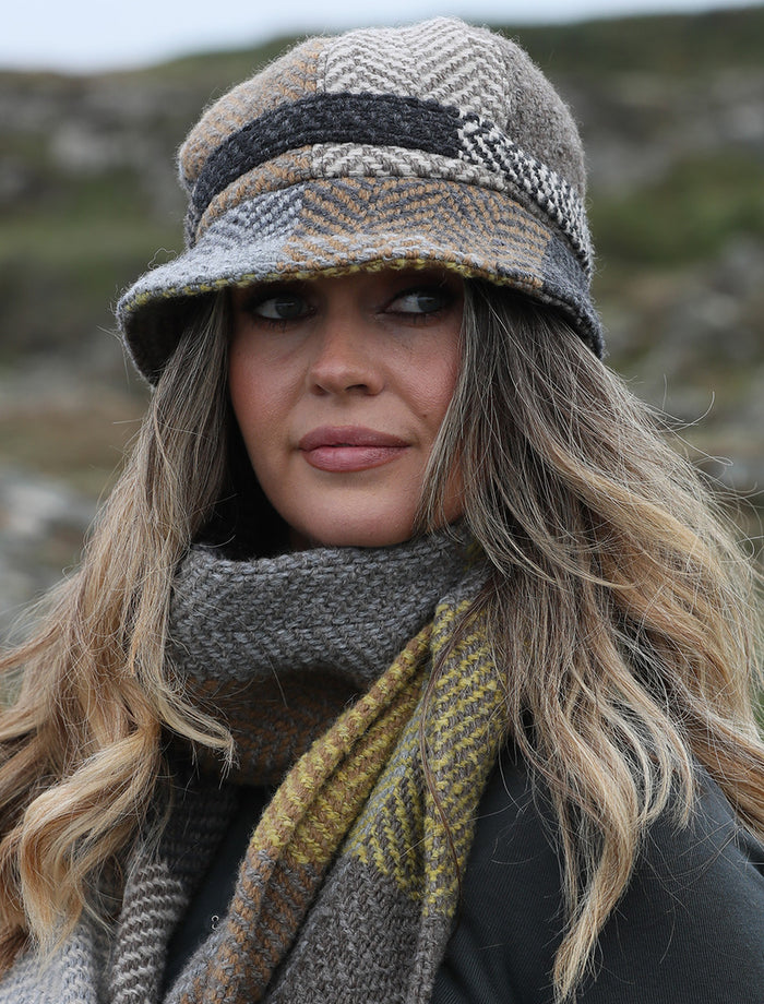 Donegal Mustard Grey / One Size
